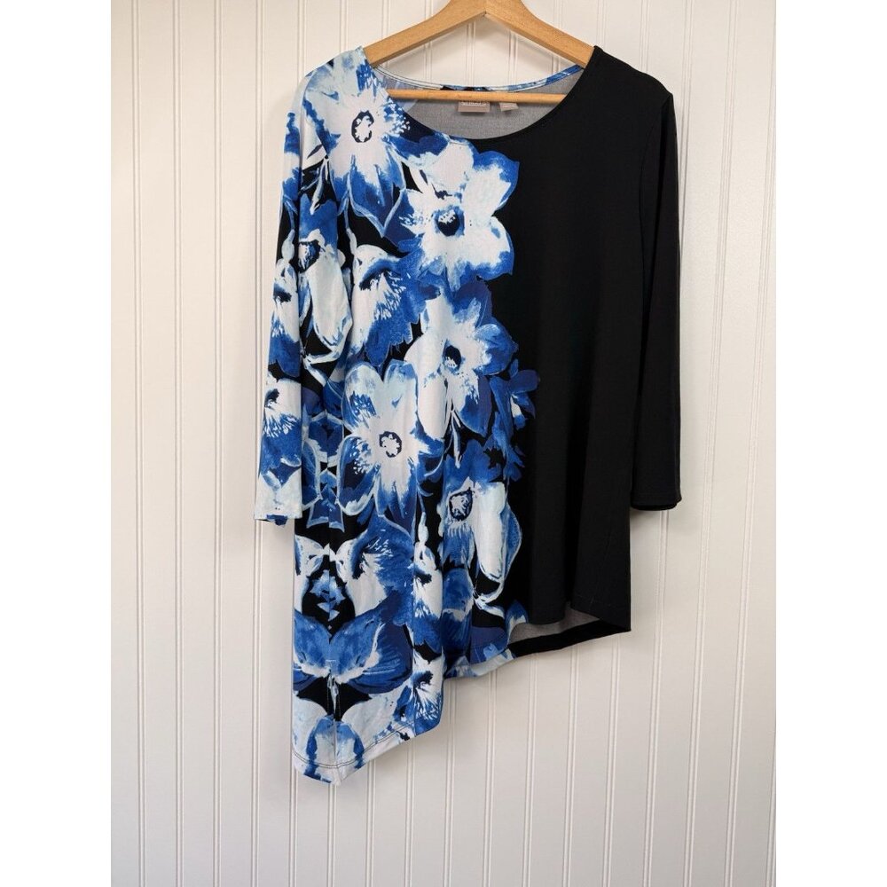 Chicos Blue Floral Asymmetric Hem Blouse Top 2 Large 12 Stretch Pullover Flowy